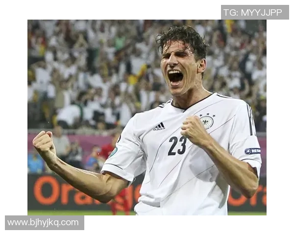 川崎前锋官方：效能10年的40岁韩国前国门郑成龙将自在身归队